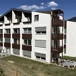 Cucagna Apartament *